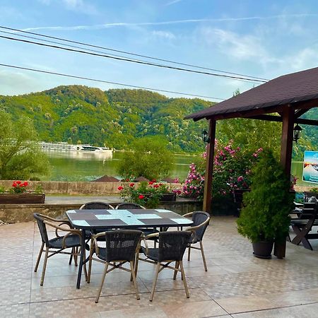 Pensiunea Deian-Clisura Dunarii Moldova Noua Extérieur photo