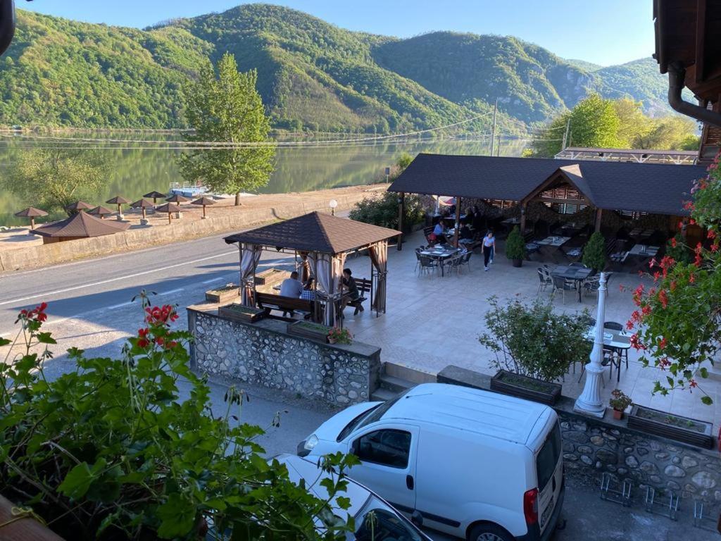 Pensiunea Deian-Clisura Dunarii Moldova Noua Extérieur photo