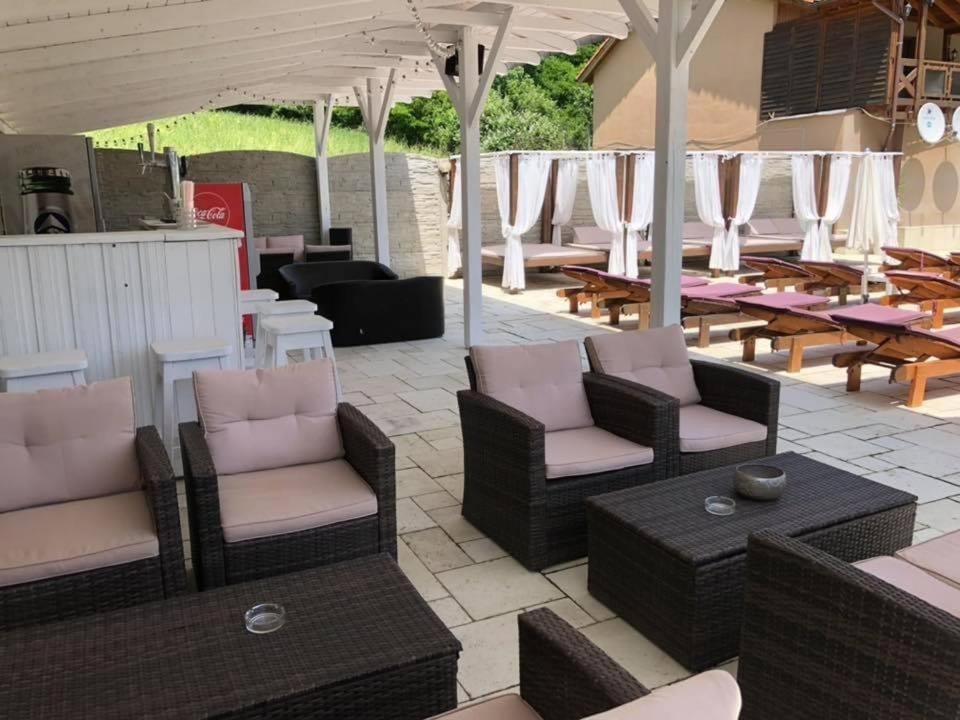 Pensiunea Deian-Clisura Dunarii Moldova Noua Extérieur photo