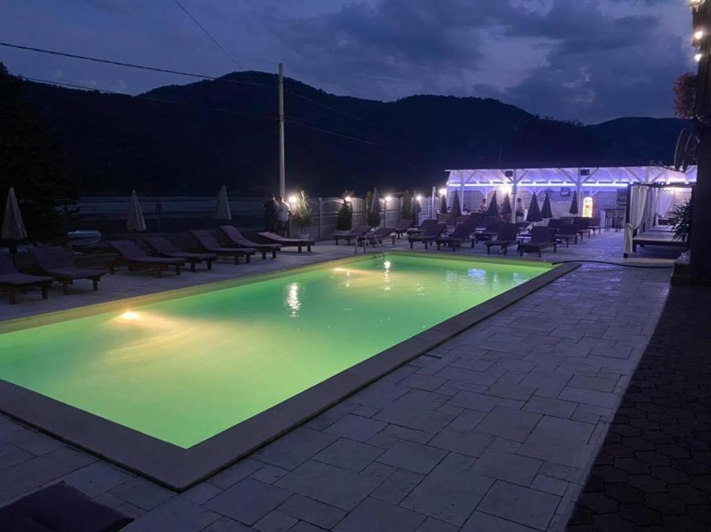 Pensiunea Deian-Clisura Dunarii Moldova Noua Extérieur photo