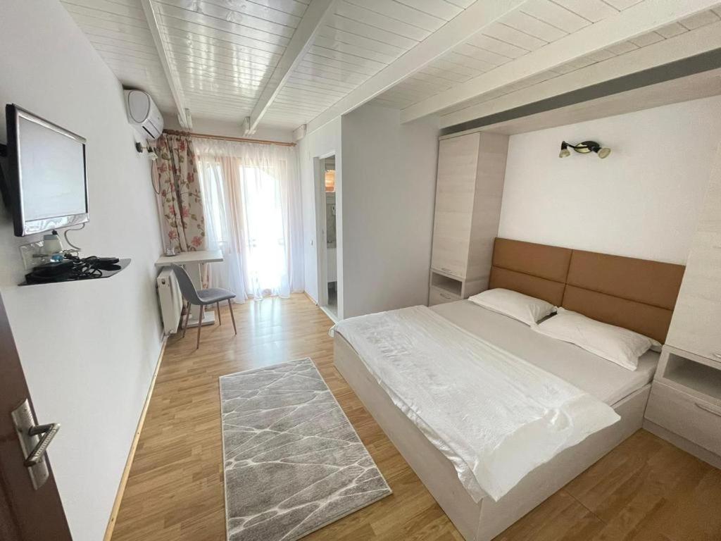 Pensiunea Deian-Clisura Dunarii Moldova Noua Extérieur photo