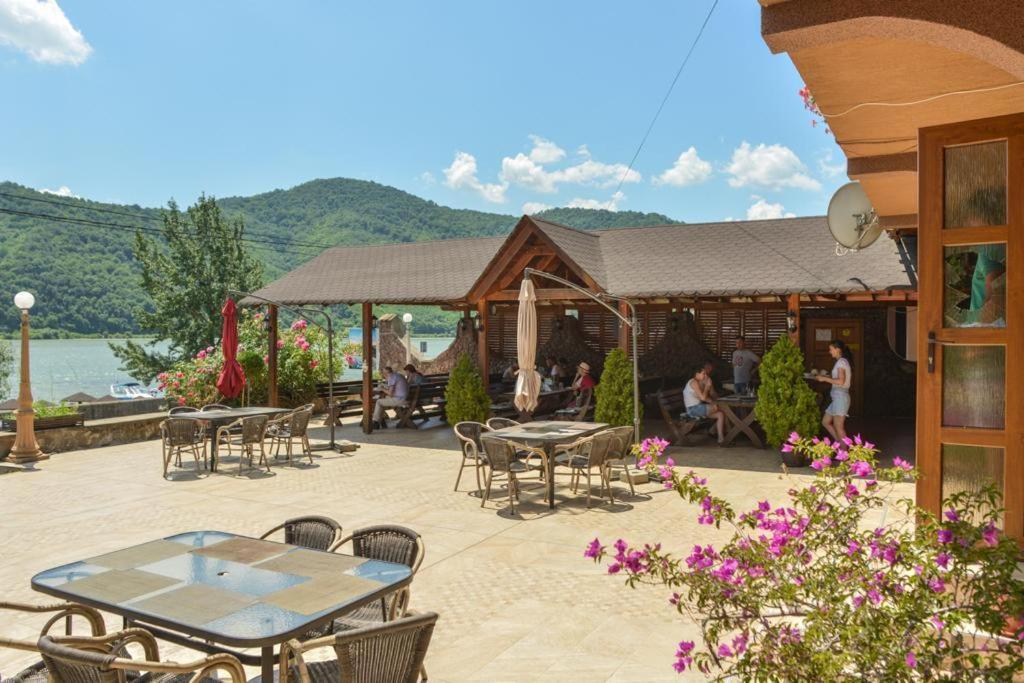 Pensiunea Deian-Clisura Dunarii Moldova Noua Extérieur photo