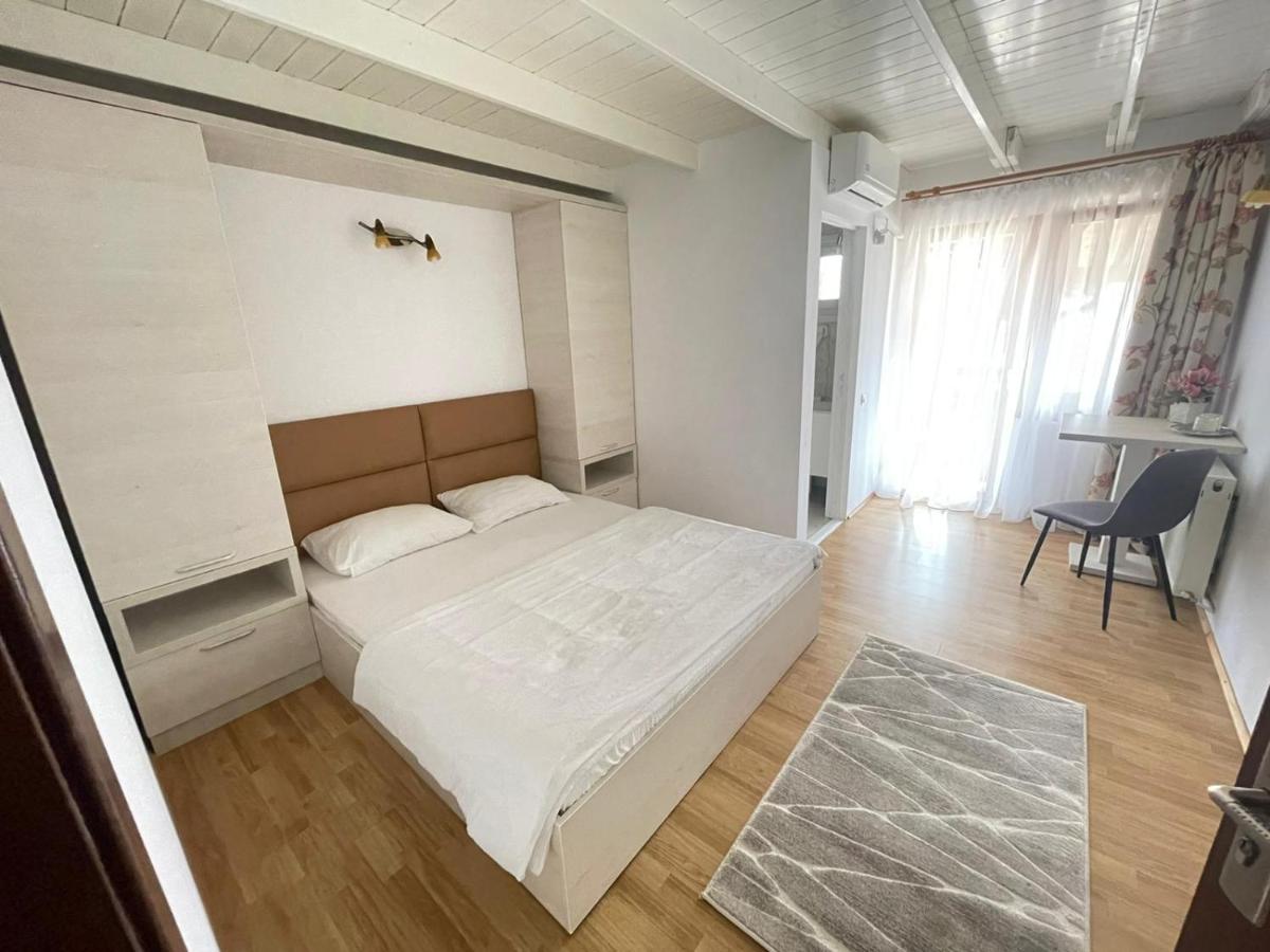 Pensiunea Deian-Clisura Dunarii Moldova Noua Extérieur photo